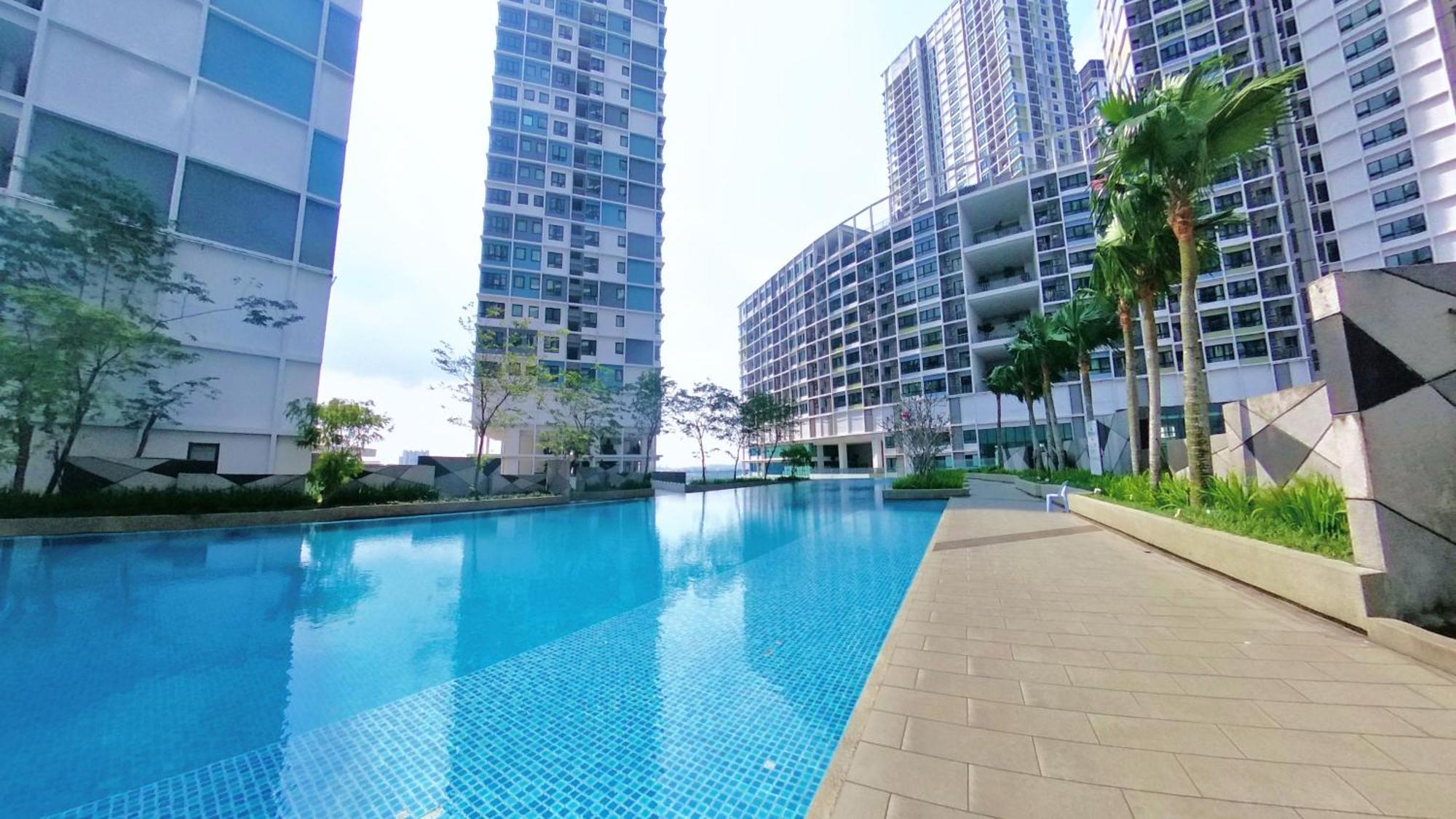9Pax 2R2B Family Suite, I-City, I-Suite, Hyde, Beside Theme Park, Wifi 50-55" Smart Tv Shah Alam Eksteriør billede